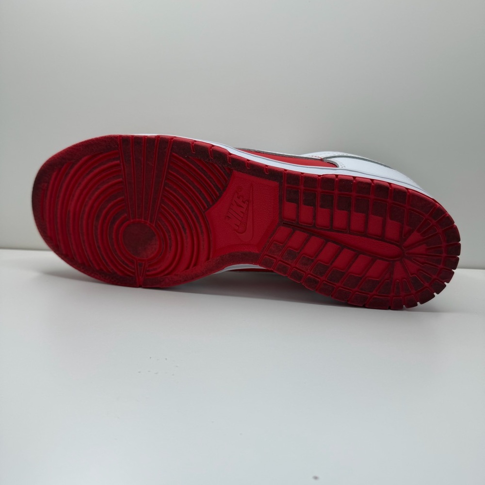 Men’s Nike Red and White Athletic Sneakers - Picture 7 of 8